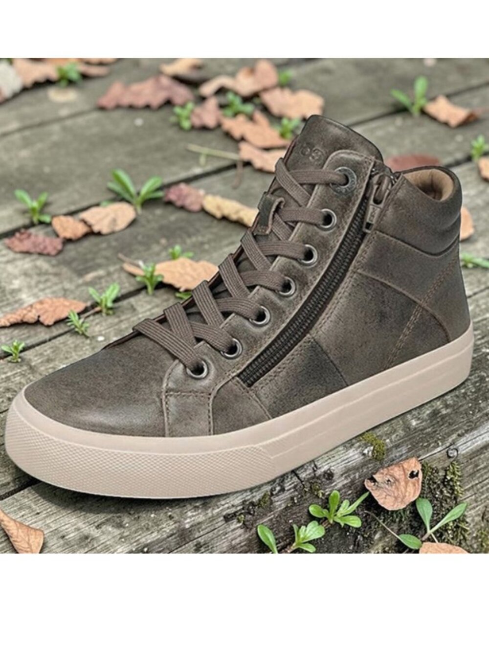 Womens Taos Footwear. Winner High Top. NIB. Olive Fatigue (color). 9.5M